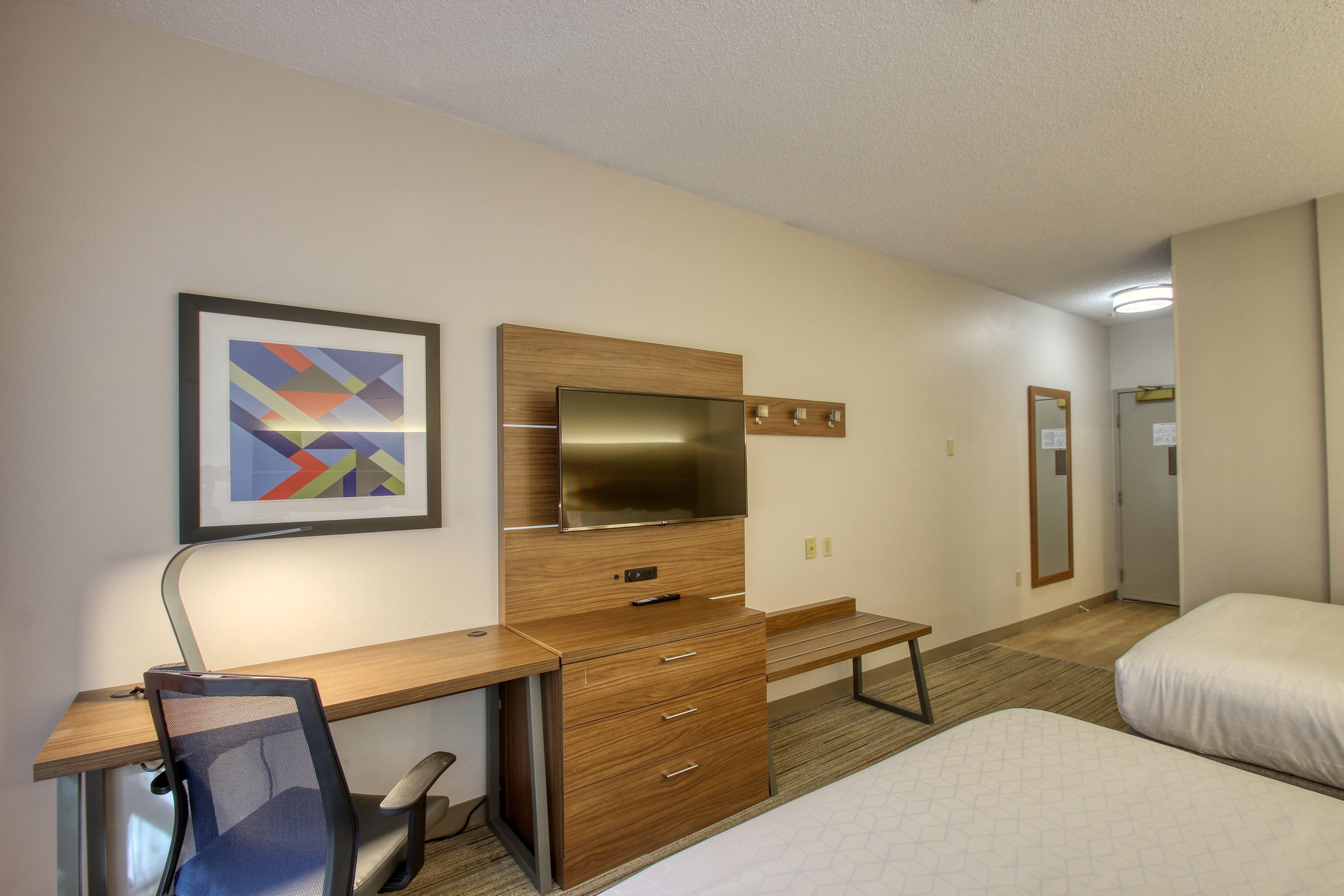 Holiday Inn Express Hotel & Suites Oshkosh - State Route 41 By Ihg Bagian luar foto