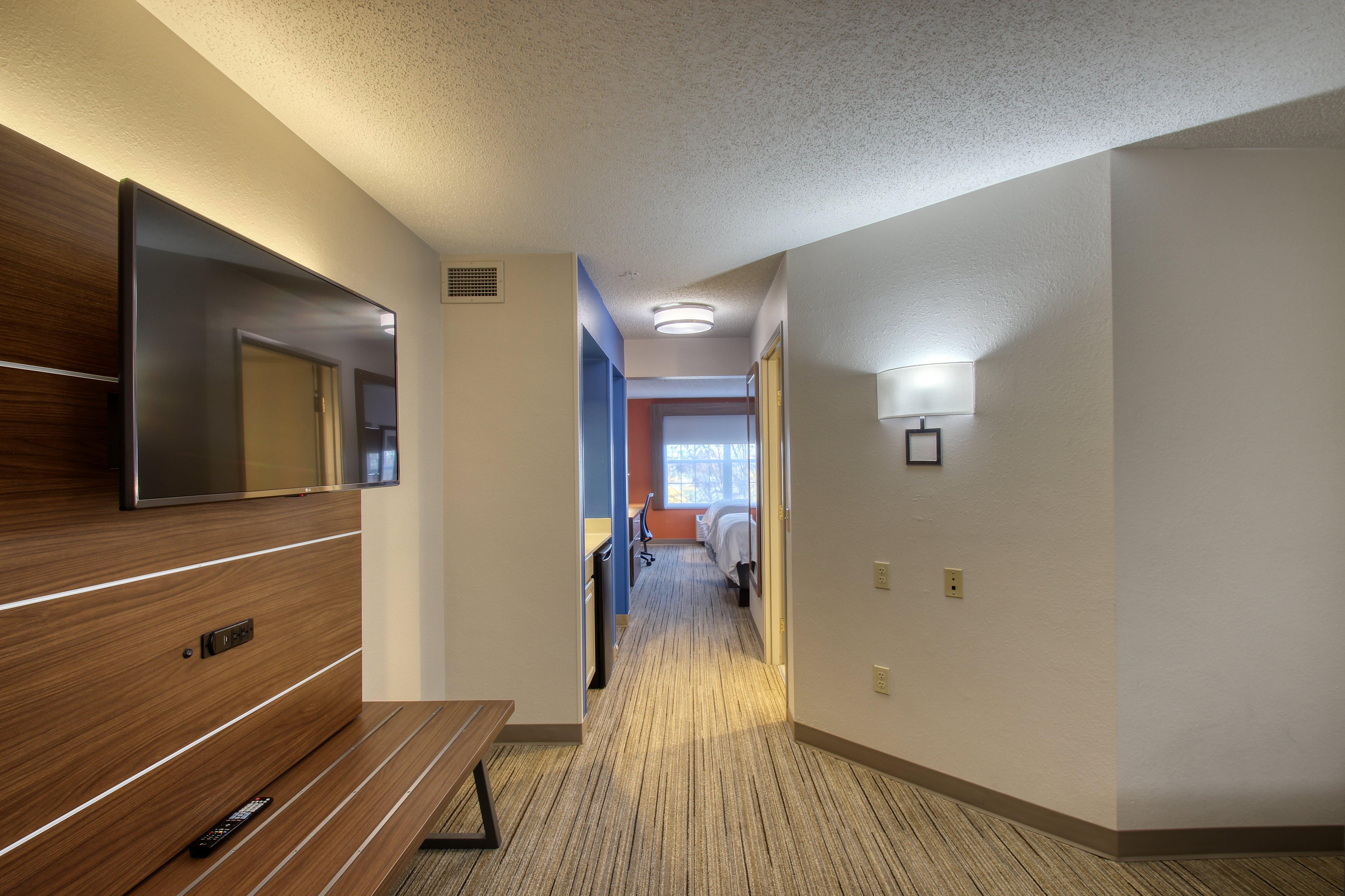 Holiday Inn Express Hotel & Suites Oshkosh - State Route 41 By Ihg Bagian luar foto