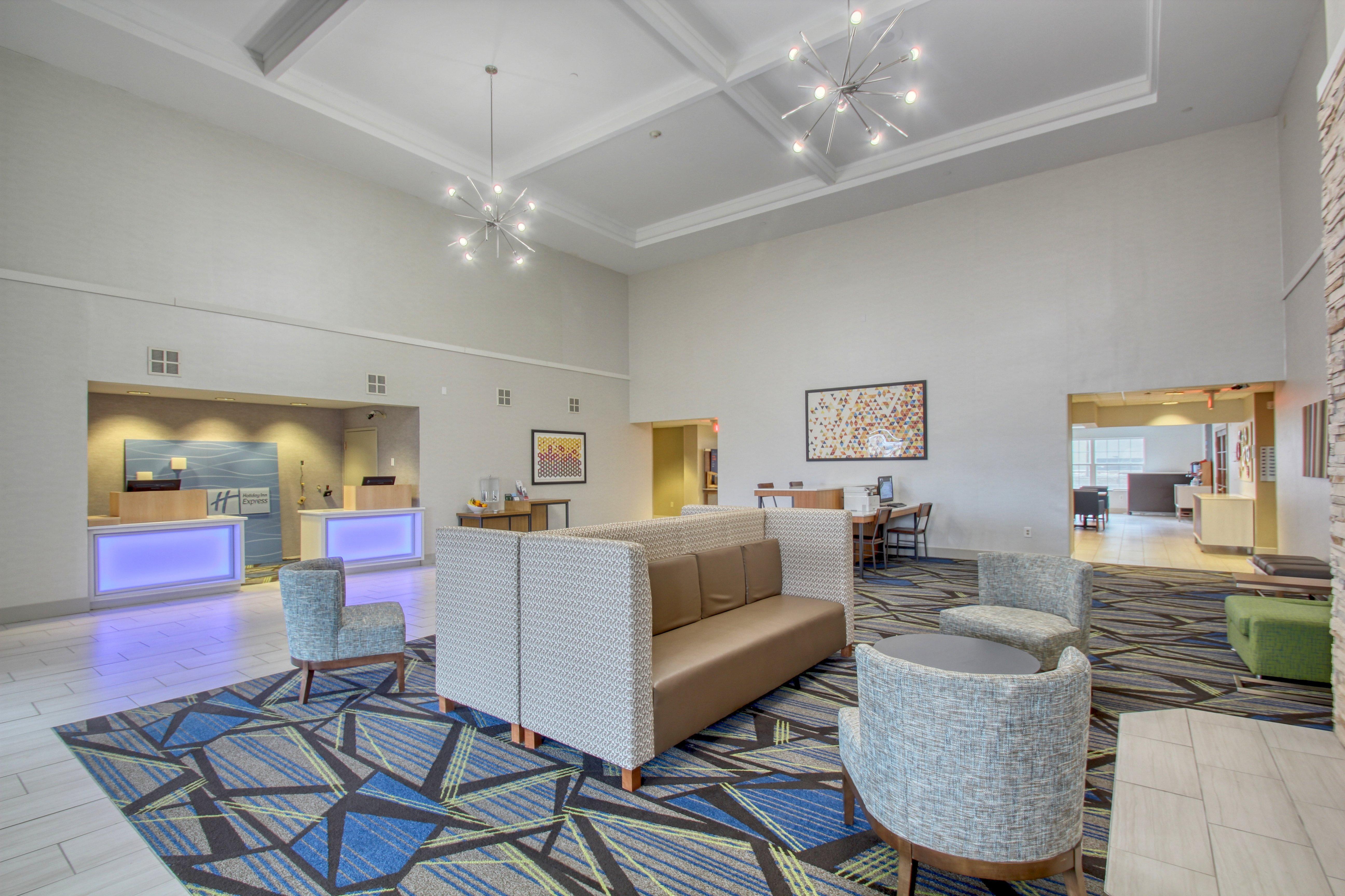 Holiday Inn Express Hotel & Suites Oshkosh - State Route 41 By Ihg Bagian luar foto