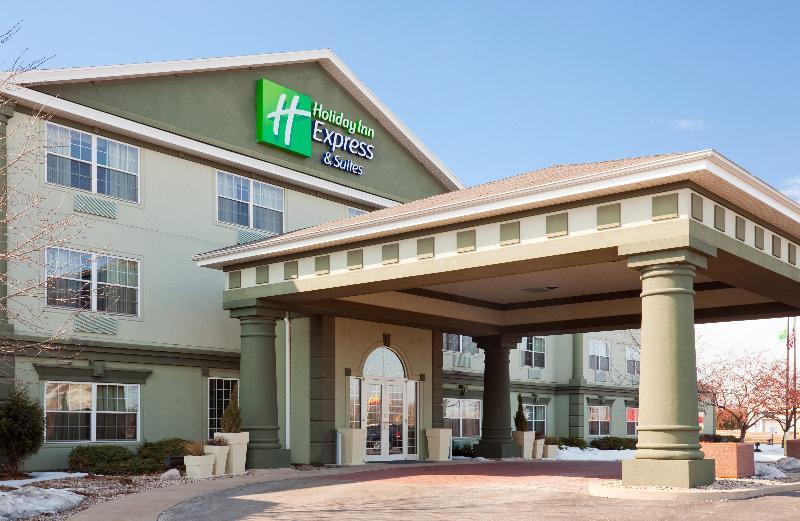 Holiday Inn Express Hotel & Suites Oshkosh - State Route 41 By Ihg Bagian luar foto